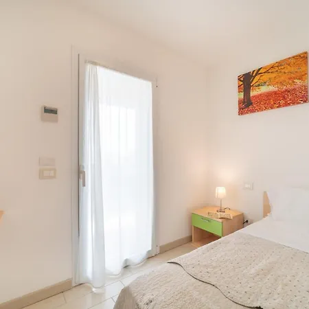 Super Villaggio Planetarium 1 Bedroom Sleeps 4 Lägenhet *