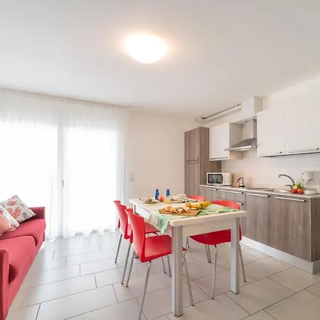 Super Villaggio Planetarium 1 Bedroom Sleeps 4 Lägenhet *