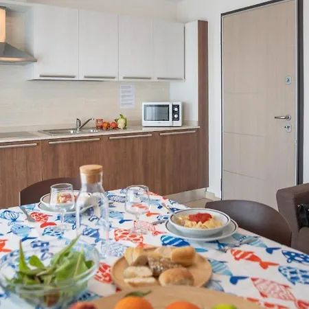 Super Villaggio Planetarium 1 Bedroom Sleeps 4 *