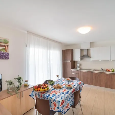 Super Villaggio Planetarium 1 Bedroom Sleeps 4 Apartment Bibione