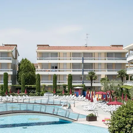 Super Villaggio Planetarium 1 Bedroom Sleeps 4 *